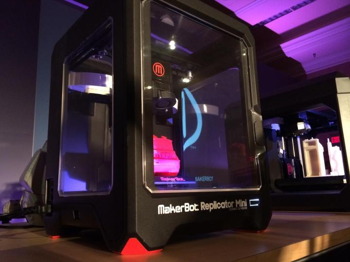 makerbot pulls big guns three new replicator 3d printers hed