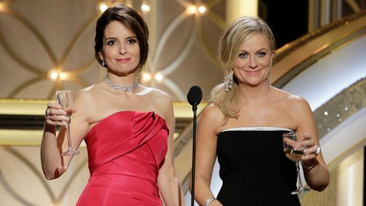 tina fey amy poehler snl guest host and  011