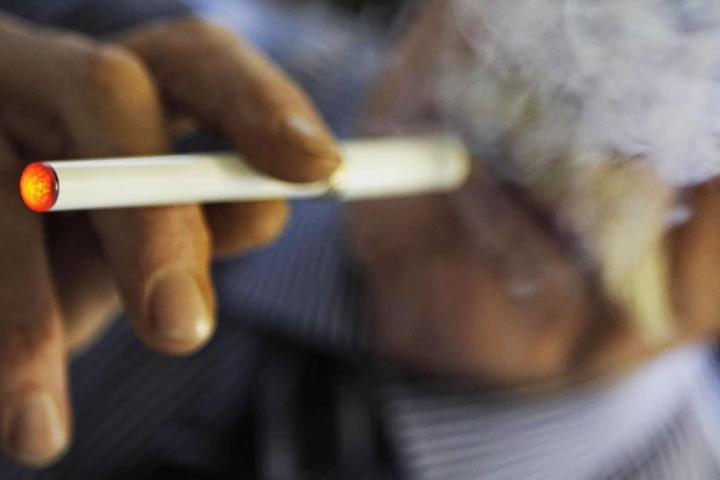 vaping banned on planes electronic cigarette
