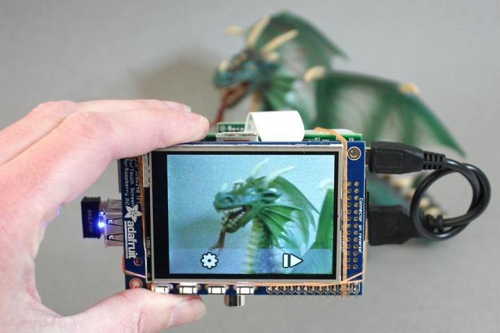 make your own digital camera with touchscreen using raspberry pi cam