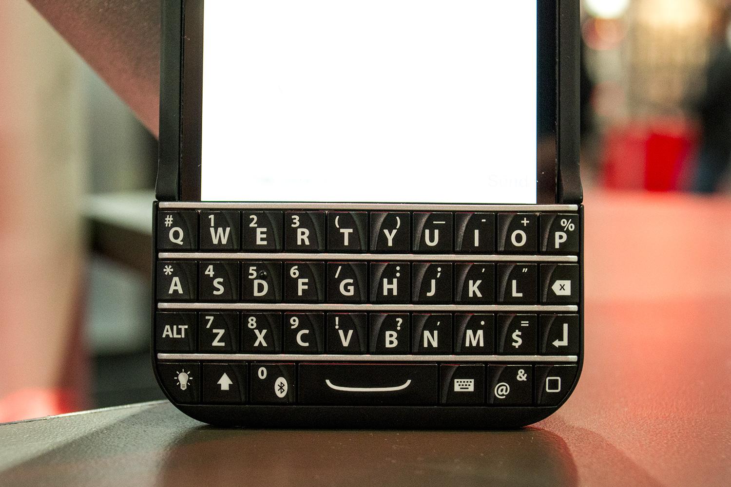 Typo iPhone keyboard case review | Digital Trends