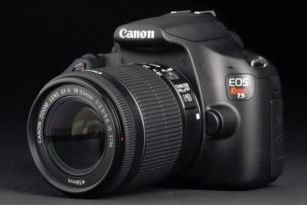 Canon EOS Rebel T5 front left angle lens