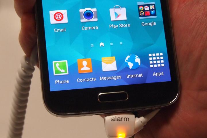 Samsung Galaxy S5 front bottom macro