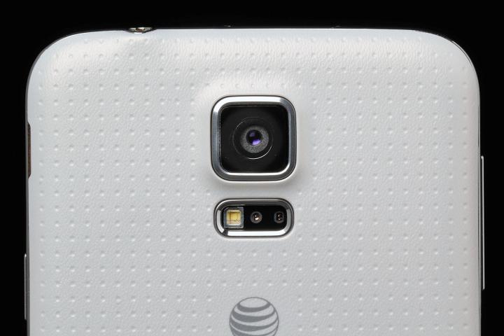 Samsung Galaxy S5 review rear camera lens macro 2