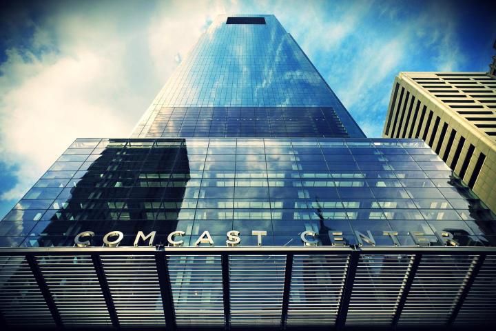 comcast fires back against netflixs poor viewability claims time warner merger