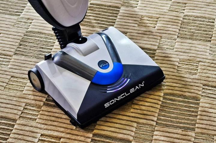 vacuum uses ultrasound vibrate dirt carpets soniclean