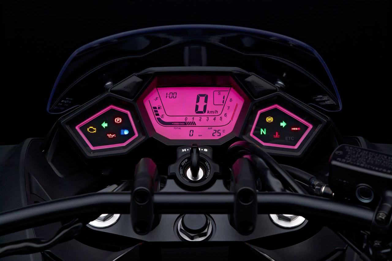 2014 Honda NM4 Vultus instrument panel pink