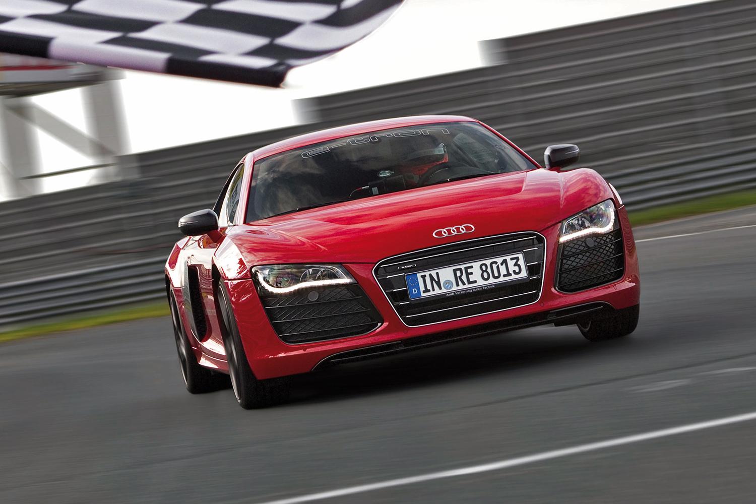Audi R8 e_tron front motion