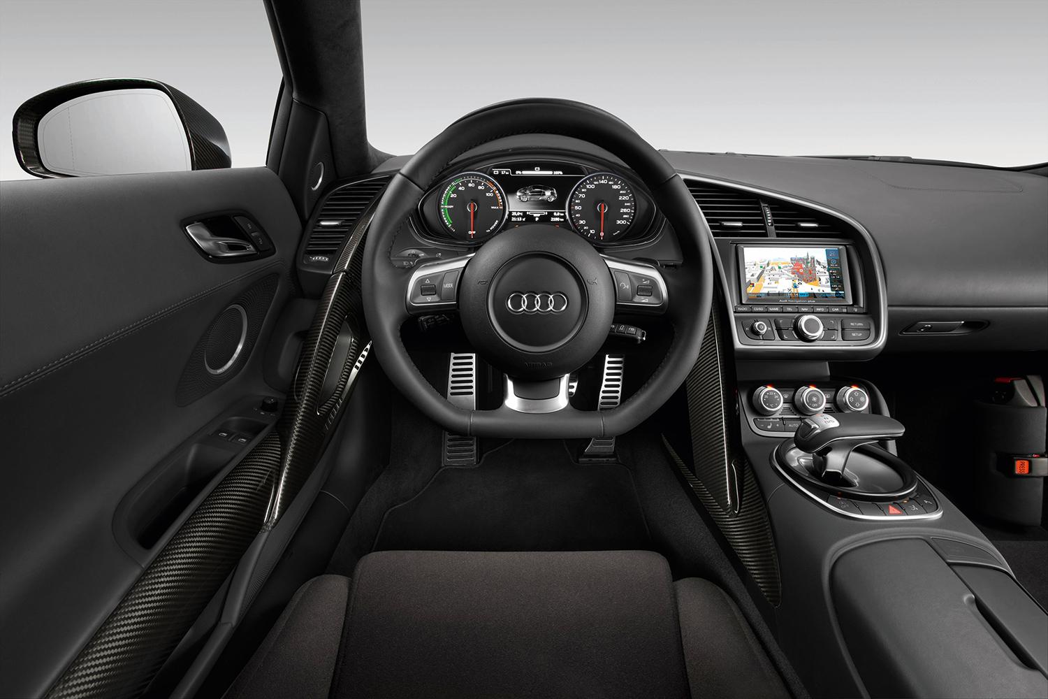 Audi R8 e_tron interior