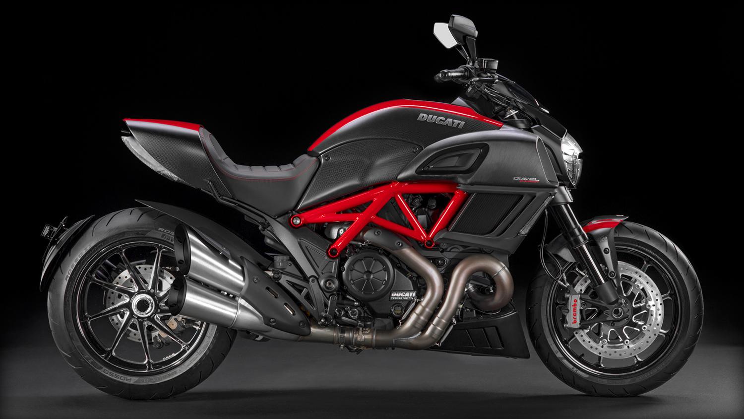 Ducati-Diavel-Carbon-red-right