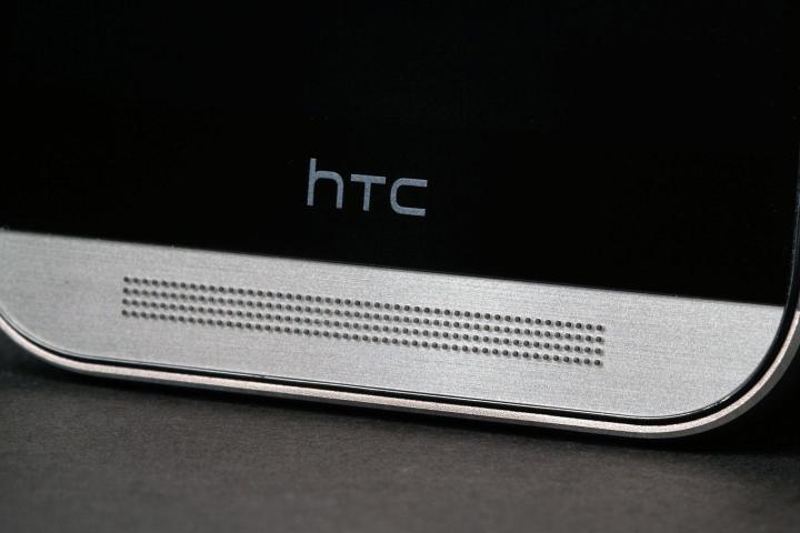 HTC 1 M8 bottom logo