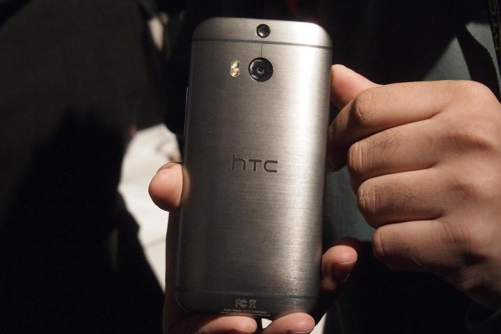HTC One M8 hands on rear