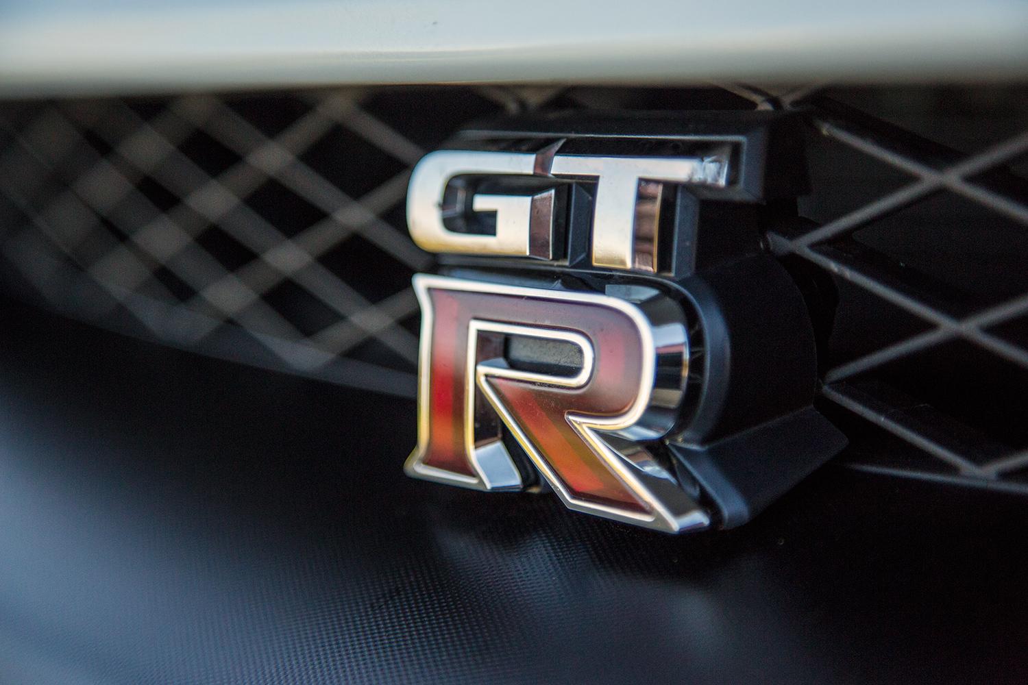 Nissan GT R front badge