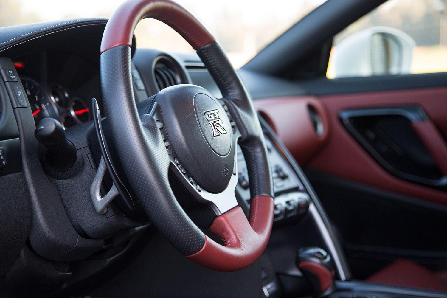 Nissan GT R steering wheel angle