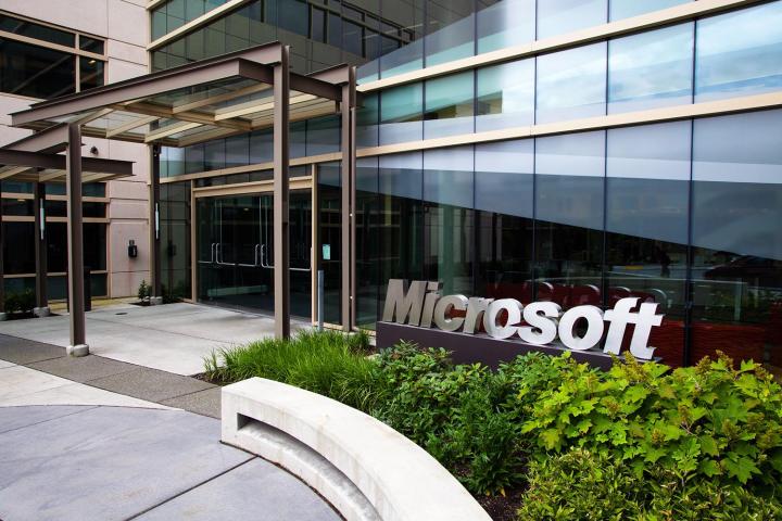 microsoft will fight the u s tomorrow over emails on irish server headquaters