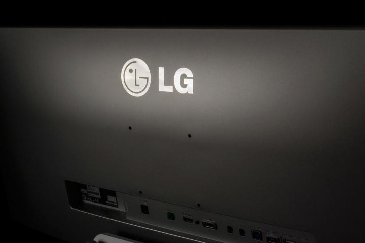 LG 34UM95 review monitor rear logo