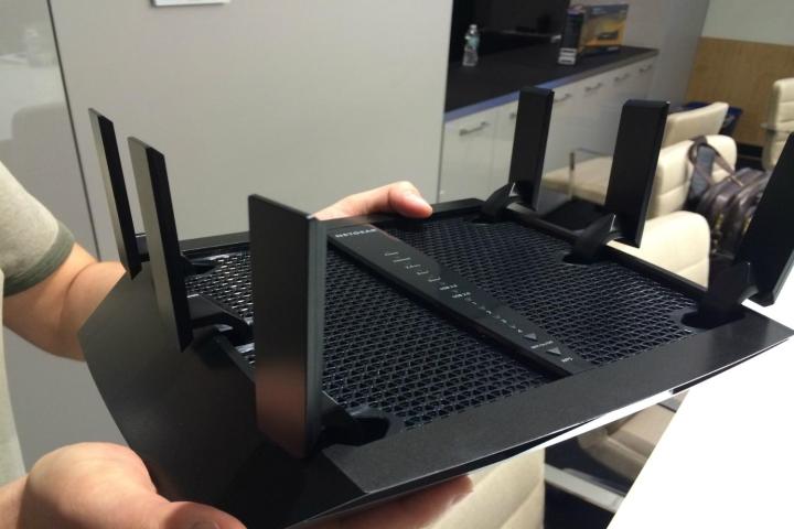 netgears new tri band six antenna router designed homes 9 devices netgear 1