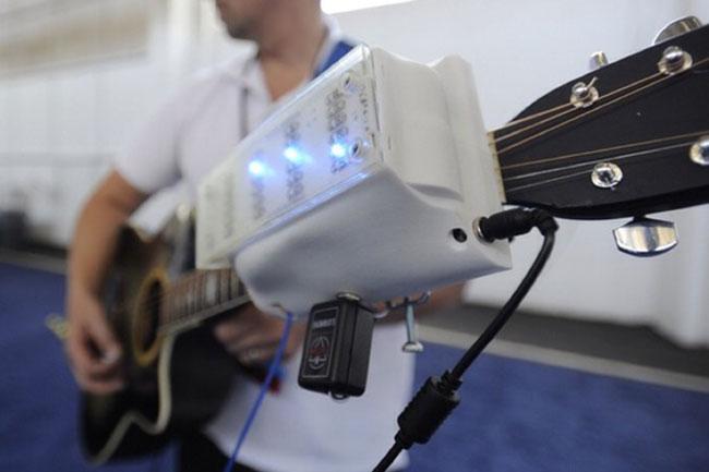 robotic guitar hand will roboguitar 2