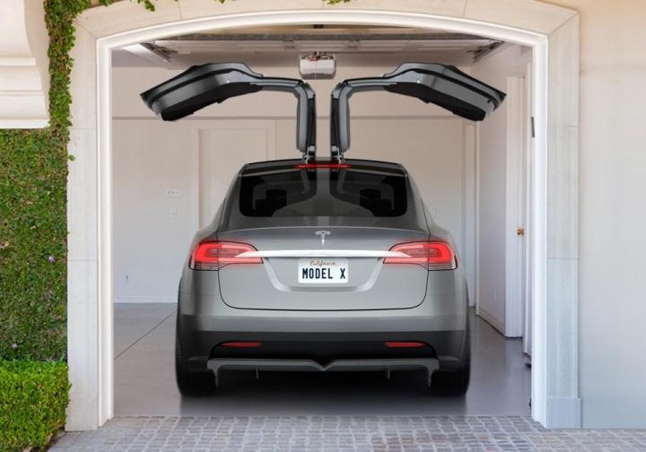 tesla model x electric crossover delayed until late 2015 rear