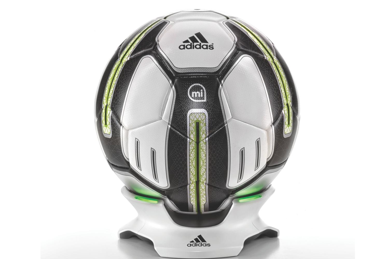 Beroligende middel peeling Støvet Adidas Smart Ball Uses Sensors, Bluetooth to Measure Impact | Digital Trends