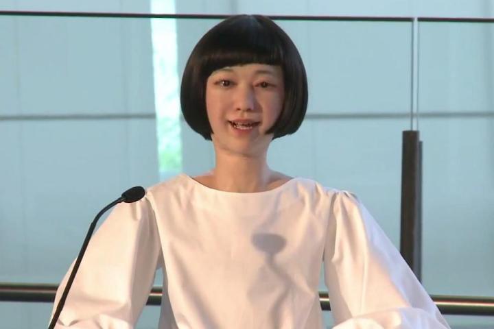 news reading robot shouldnt many newscasters fearing job kodomoroid android