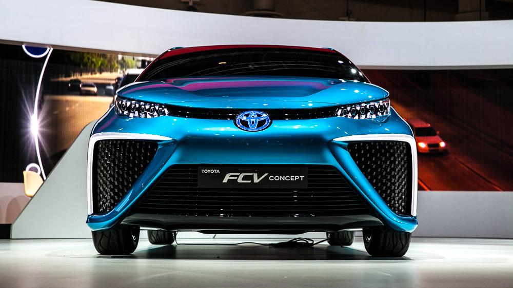 wait toyota releasing first hydrogen powered production vehicle december fuel cell 1