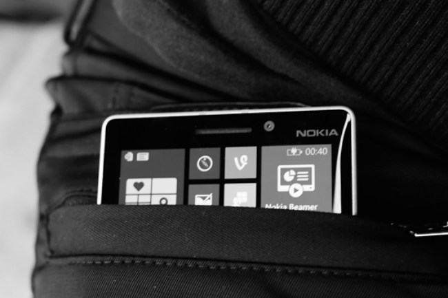 pants can wirelessly charge nokia lumia phone charging