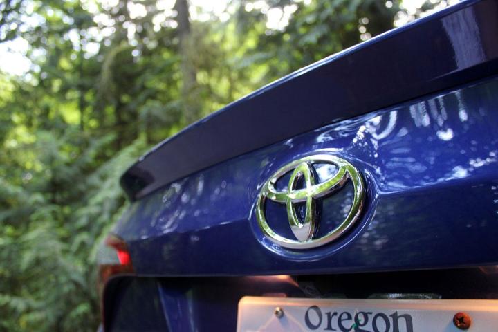 2014 Toyota Corolla S back logo