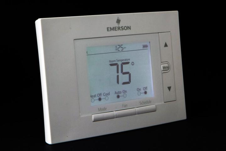 Emerson Sensi thermometer review front light