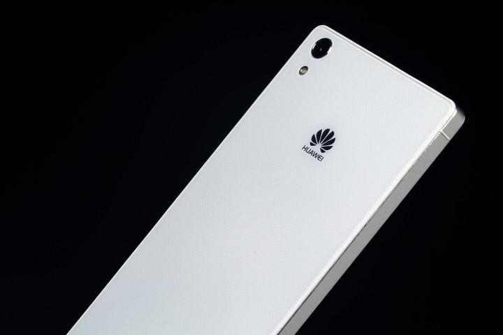 Huawei Ascend P7 review angle 2