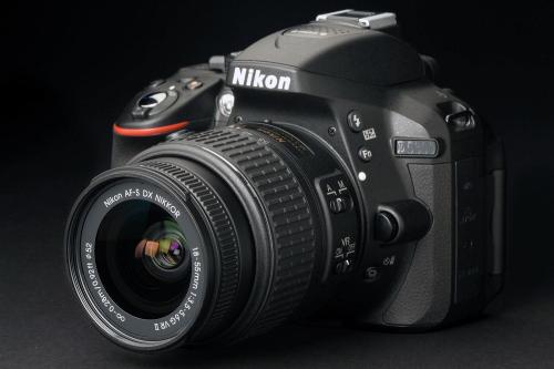 Nikon D5300 front left angle