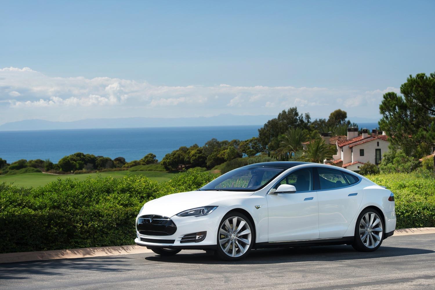 Tesla-Model-S-white