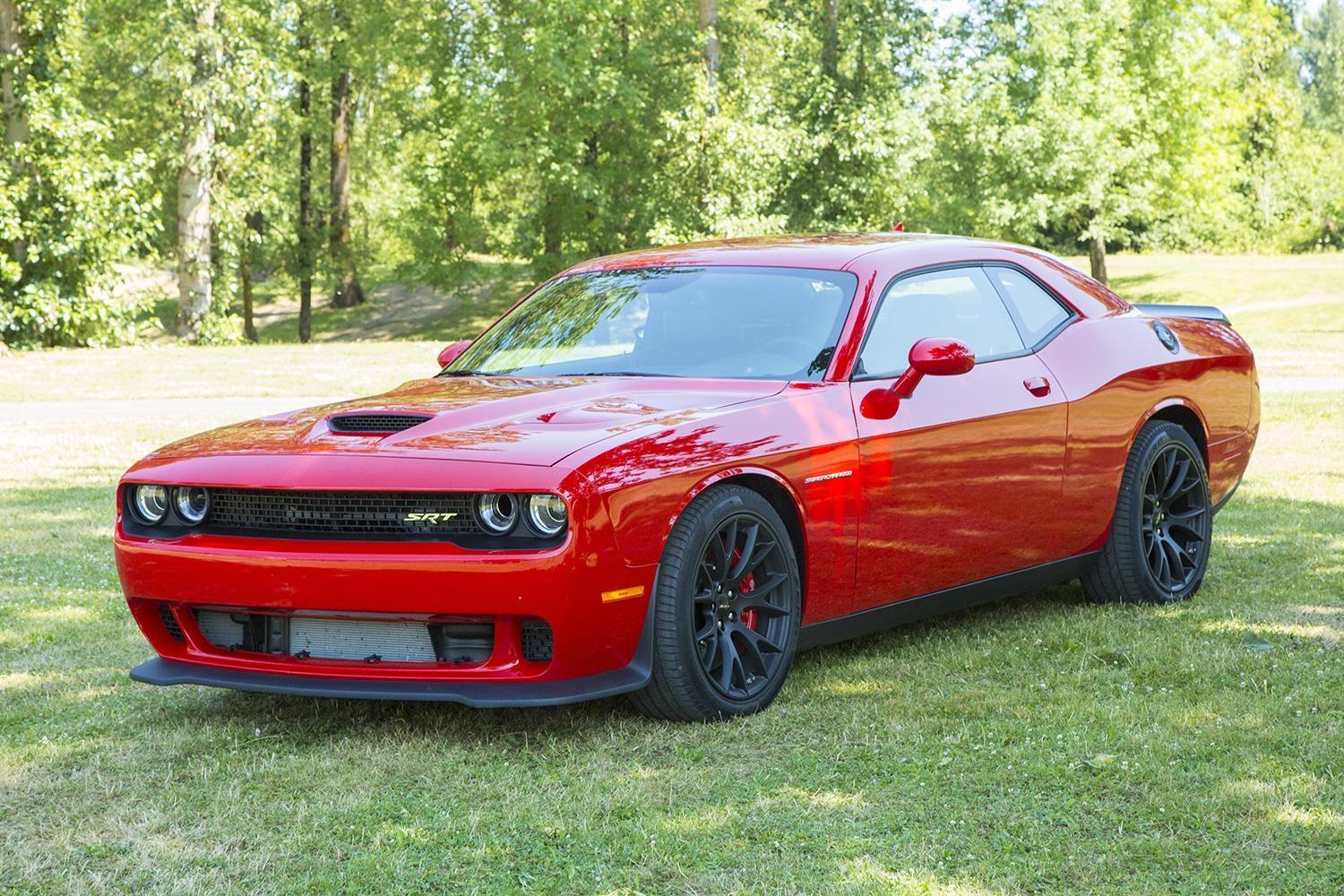 2015-dodge-challenger-hellcat-front-angle-1500x1000