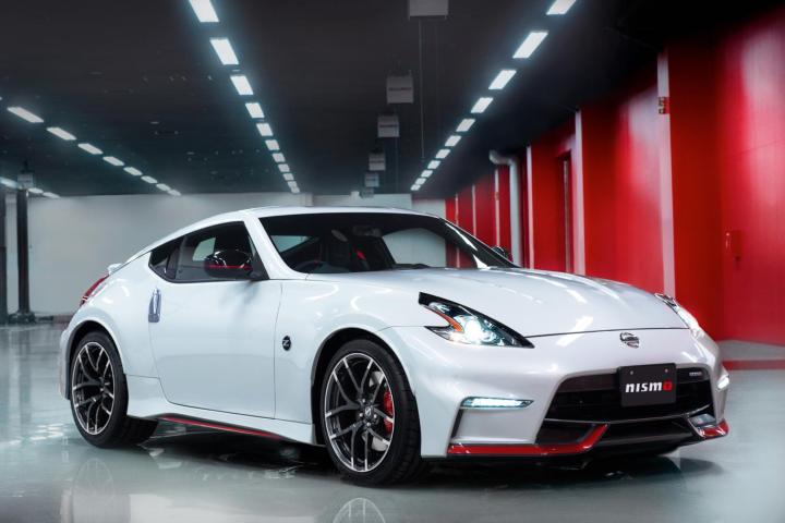 one fair lady nissans 370z may rebadged z35 feature turbo hybrid powertrain 2017 2015 nissan nismo teaser 01