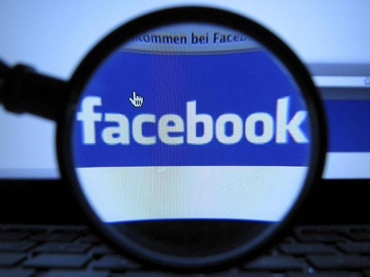 if narcissus had been on facebook study examines personality as revealed by updates