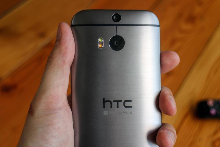 HTC One M8 w/ Windows hands on rear camera