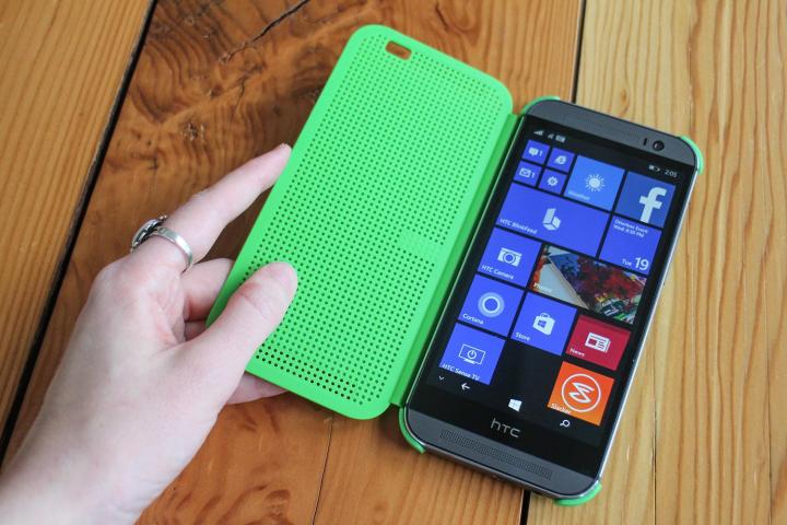 HTC One M8 w/ Windows hands on cover open