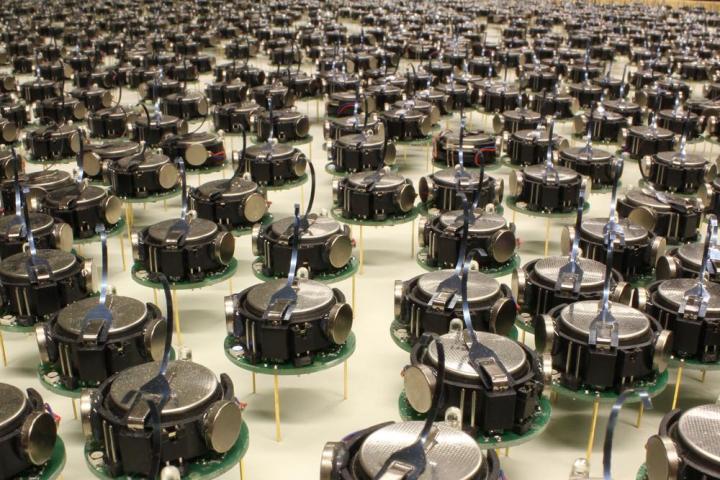 harvard kilobots robot swarm kilobot