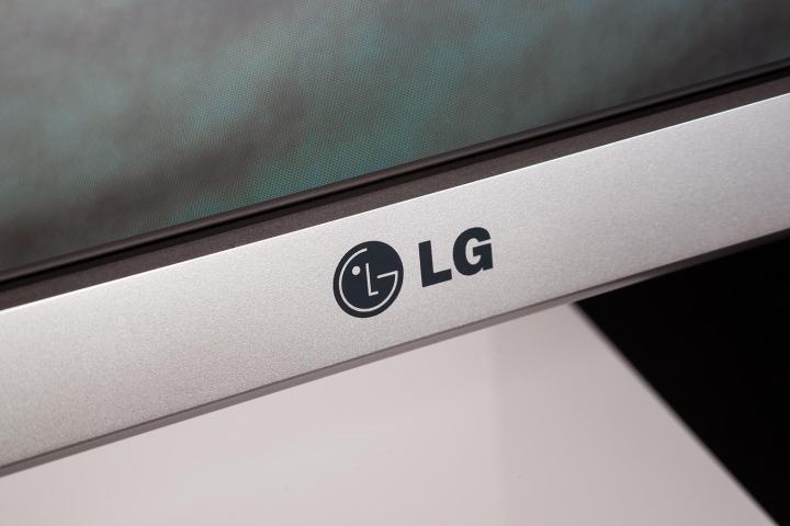 LG 22CV241 Chromebase review macro front LG logo
