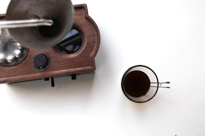 barisieur alarm clock wakes freshly brewed coffee barisiuer