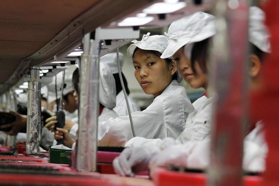 apple bans use two chemicals iphone assembly factory personnel
