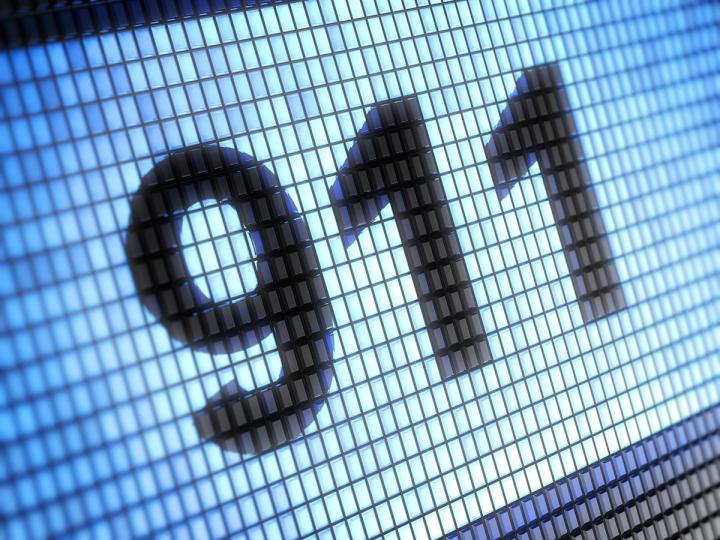 fcc vote pushes 911 texting service text