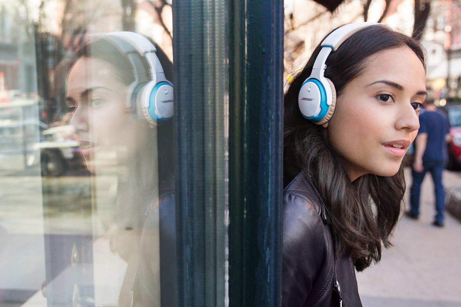 Bose bolsters its Soundlink line with speaker, on-ear cans | Digital Trends