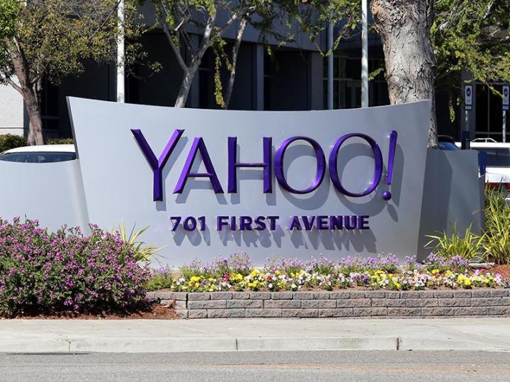yahoo email spying lawsuit news sign