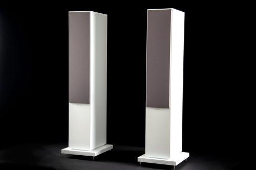 Bowers and Wilkins CM8