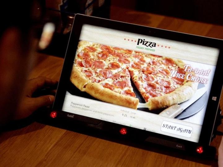 pizza huts new eye tracking technology knows want menu hut