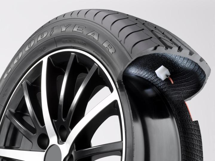 goodyear tests self inflating tire with major fleets amt