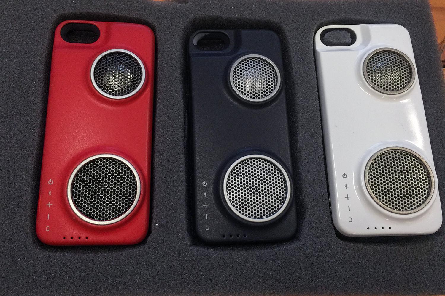 Peri iPhone case with speaker 15