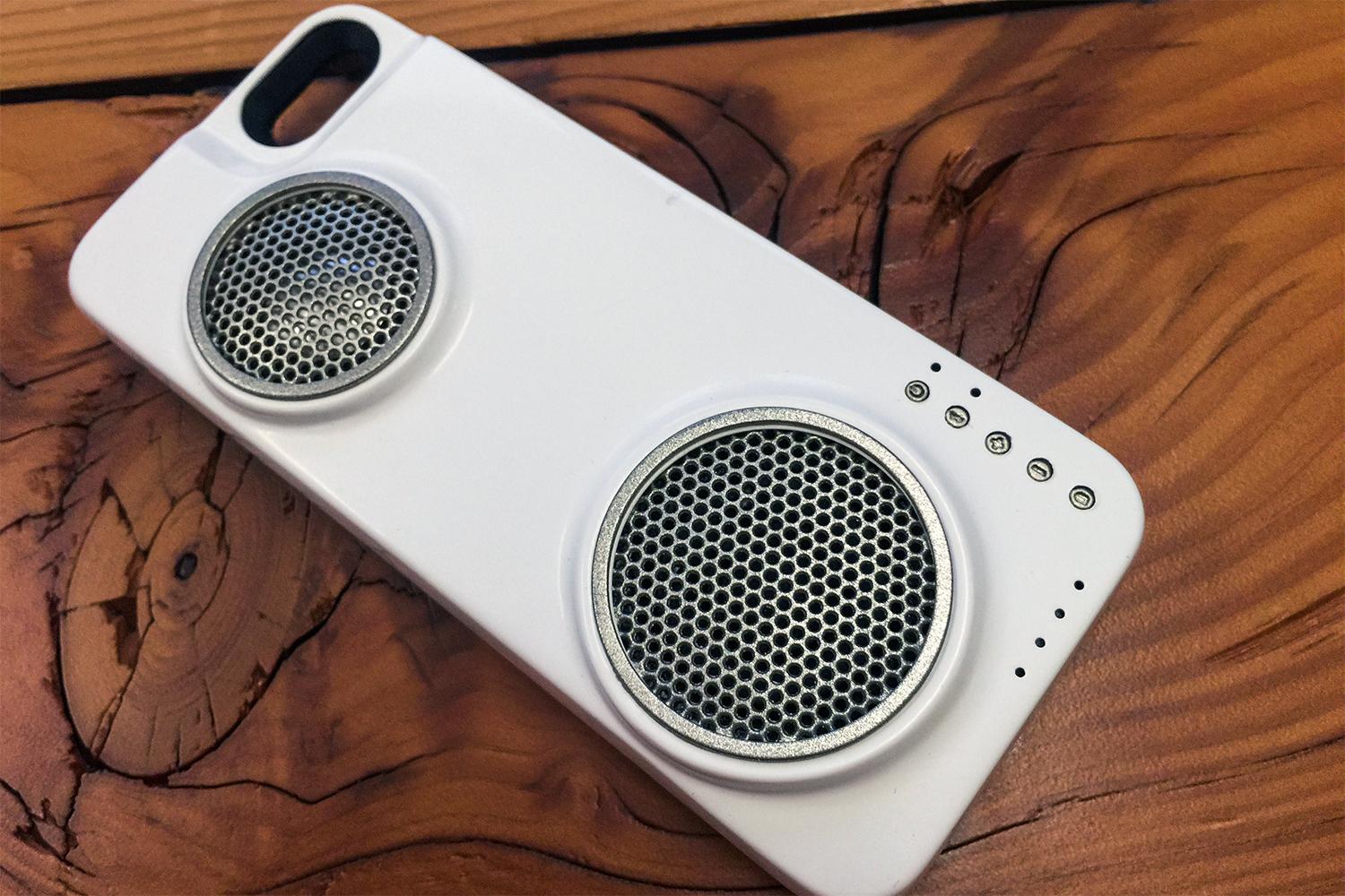 Peri iPhone case with speaker 2