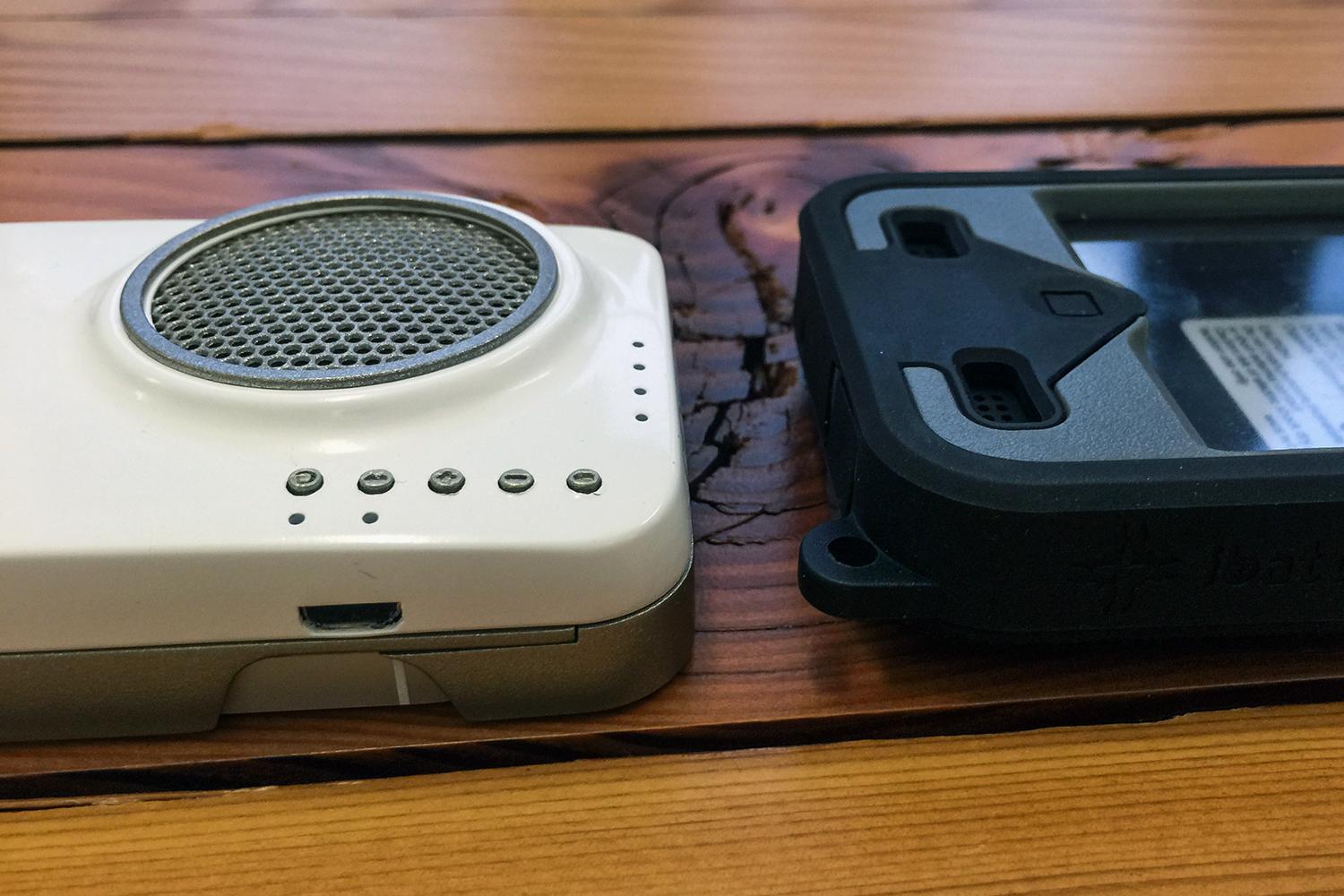 Peri iPhone case with speaker 9